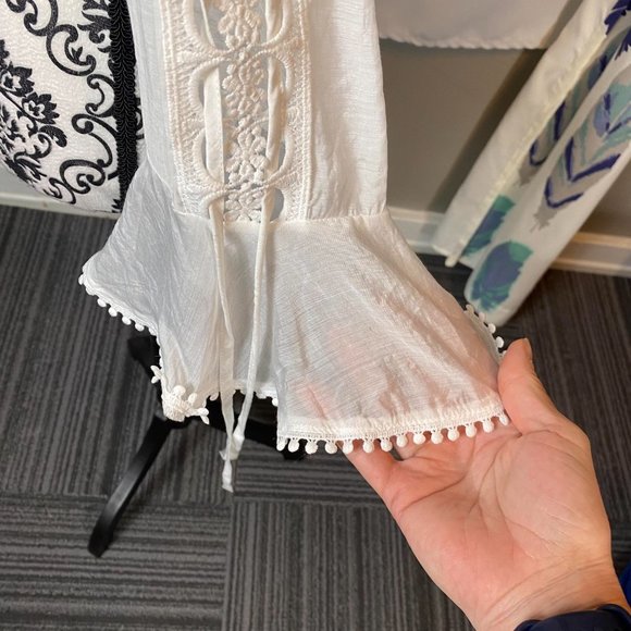 Elan Crochet Tie Front Crop Top White lightweight bell sleeve tie front. Size L - Picture 10 of 12